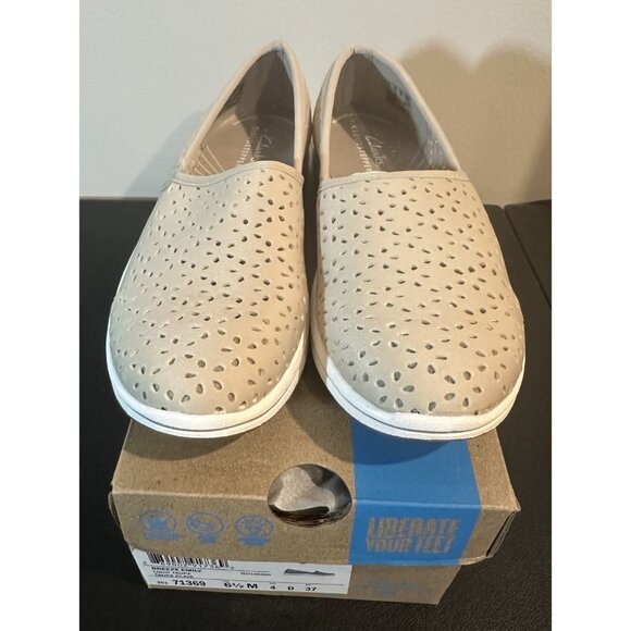 NIB Clarks Breeze Emily in Light Taupe, Women's Size 6.5M - Picture 2 of 11